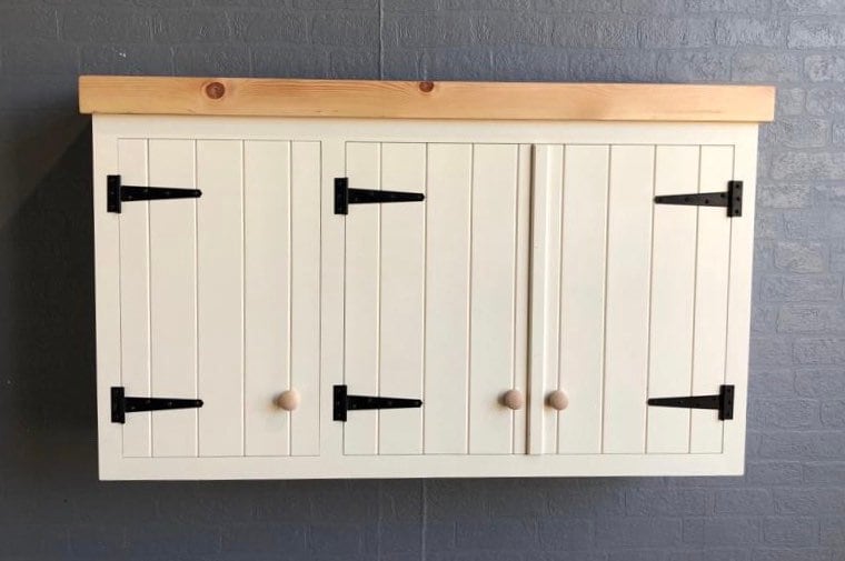 Farmhouse / Country Triple Wall Cupboard with Pine Cornice