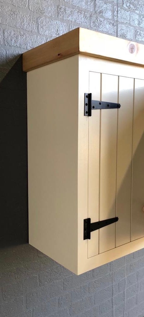 Farmhouse / Country Triple Wall Cupboard with Pine Cornice