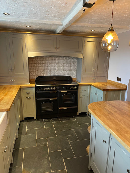 Fully Fitted Freestanding Kithchen, Made To Measure, Shaker Kitchen, Oak Worktop